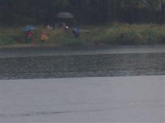 Nur wenige Unerschrockene fanden bei diesen widrigen Umständen den Weg ans Wasser